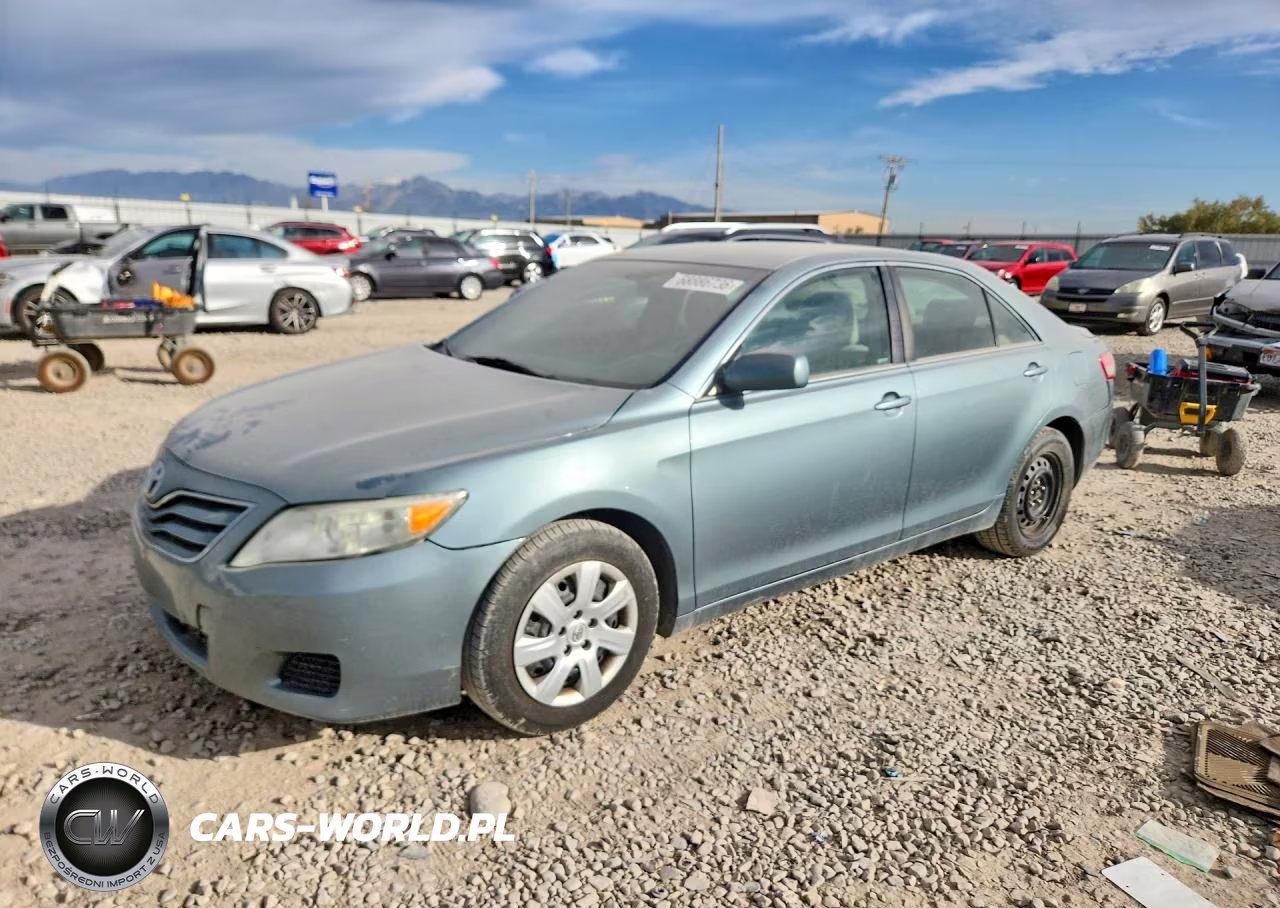2011 Toyota Camry Le – zdjęcie 1 z 12