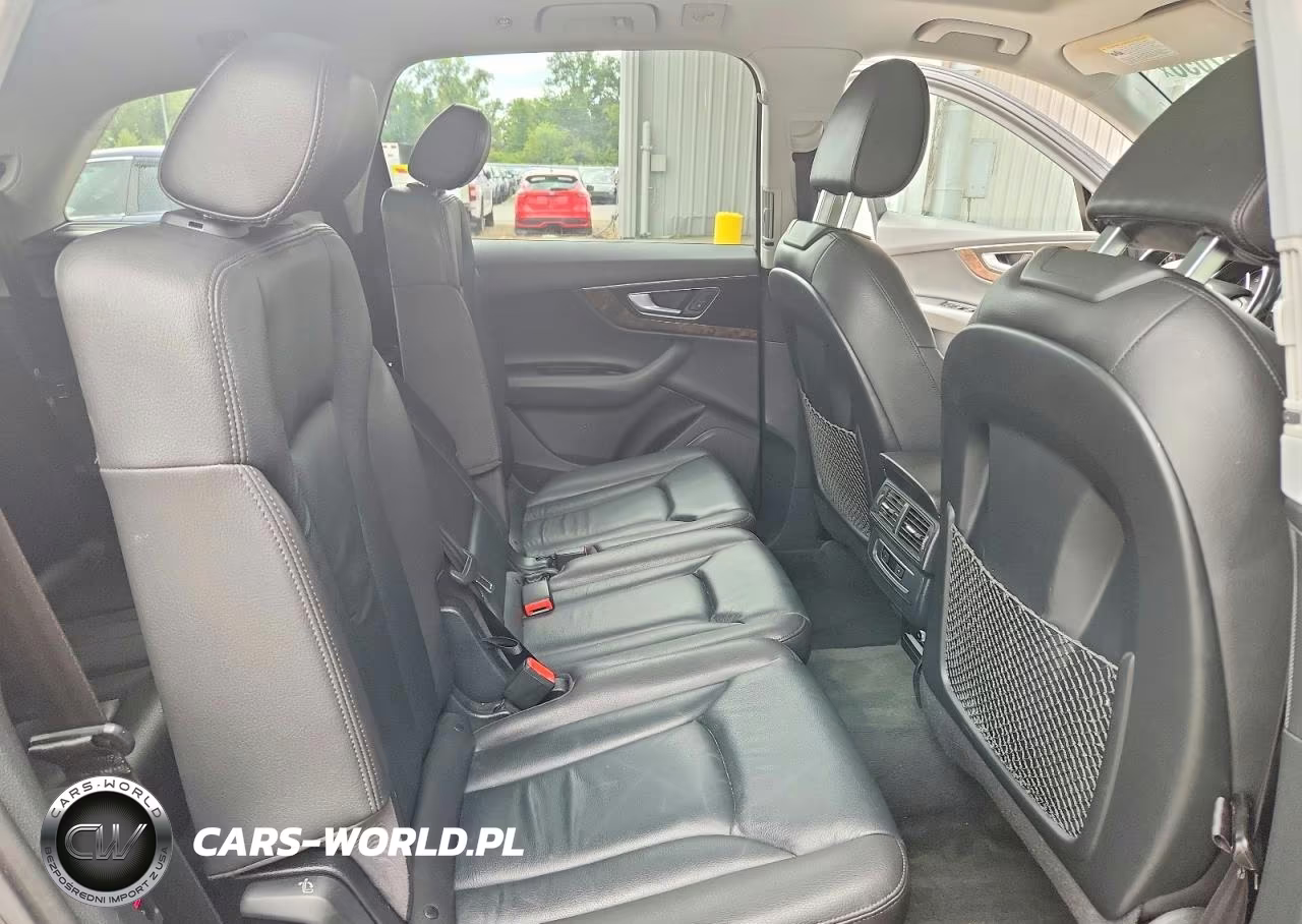 2018 Audi Q7 Premium Plus VIN:WA1LAAF70JD024646 - 11