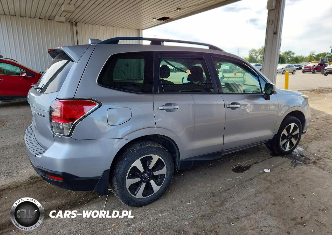 2018 Subaru Forester 2.5I Premium VIN:JF2SJAEC5JH403782 - 3