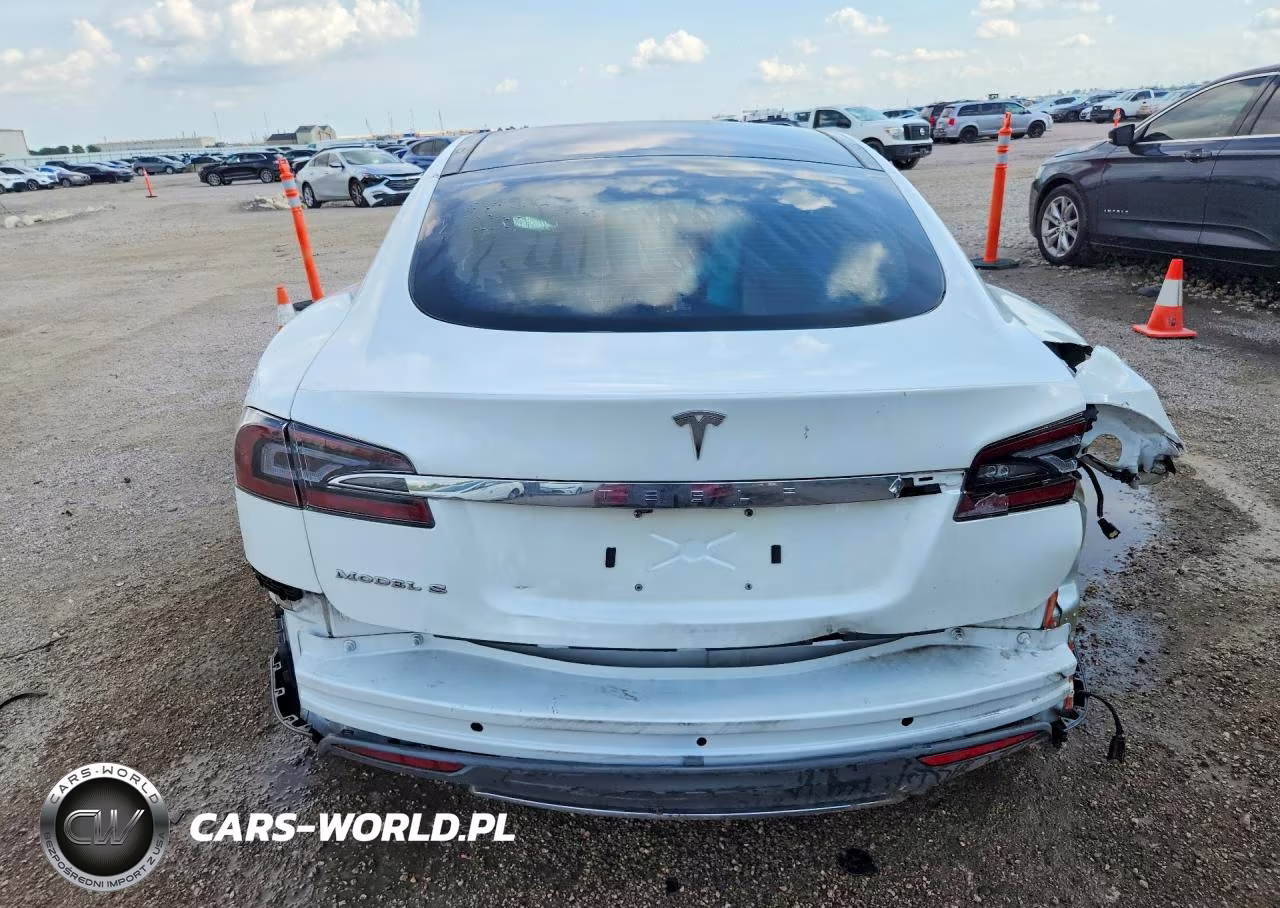 2015 Tesla Model S 70D VIN:5YJSA1S25FF096082 - 6