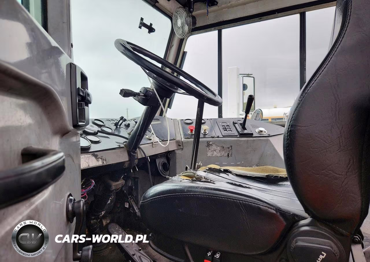2010 Kalmar Ottawa Yard Truck VIN:11VF813E5AA000173 - 7