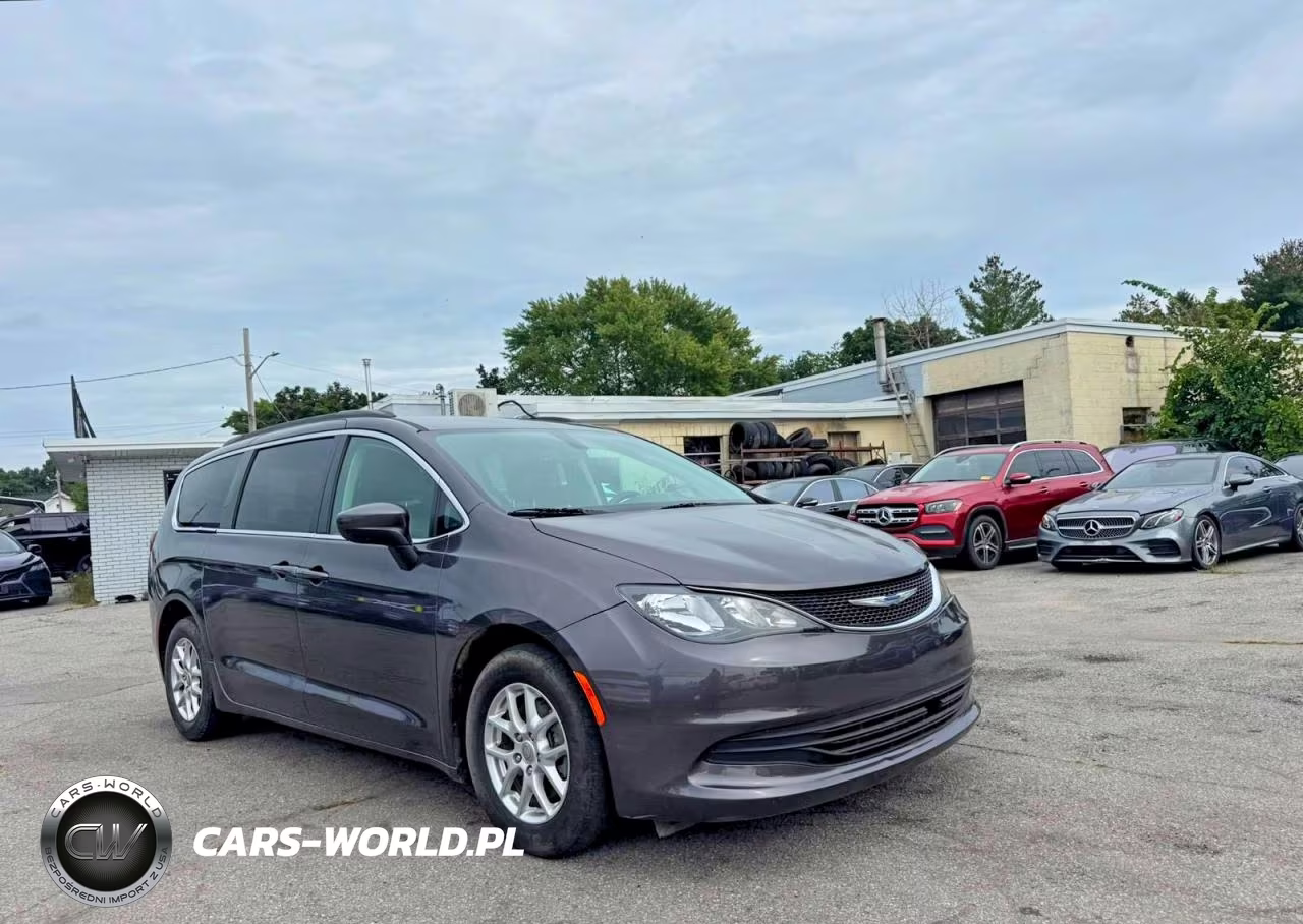 2020 Chrysler Voyager Lxi
