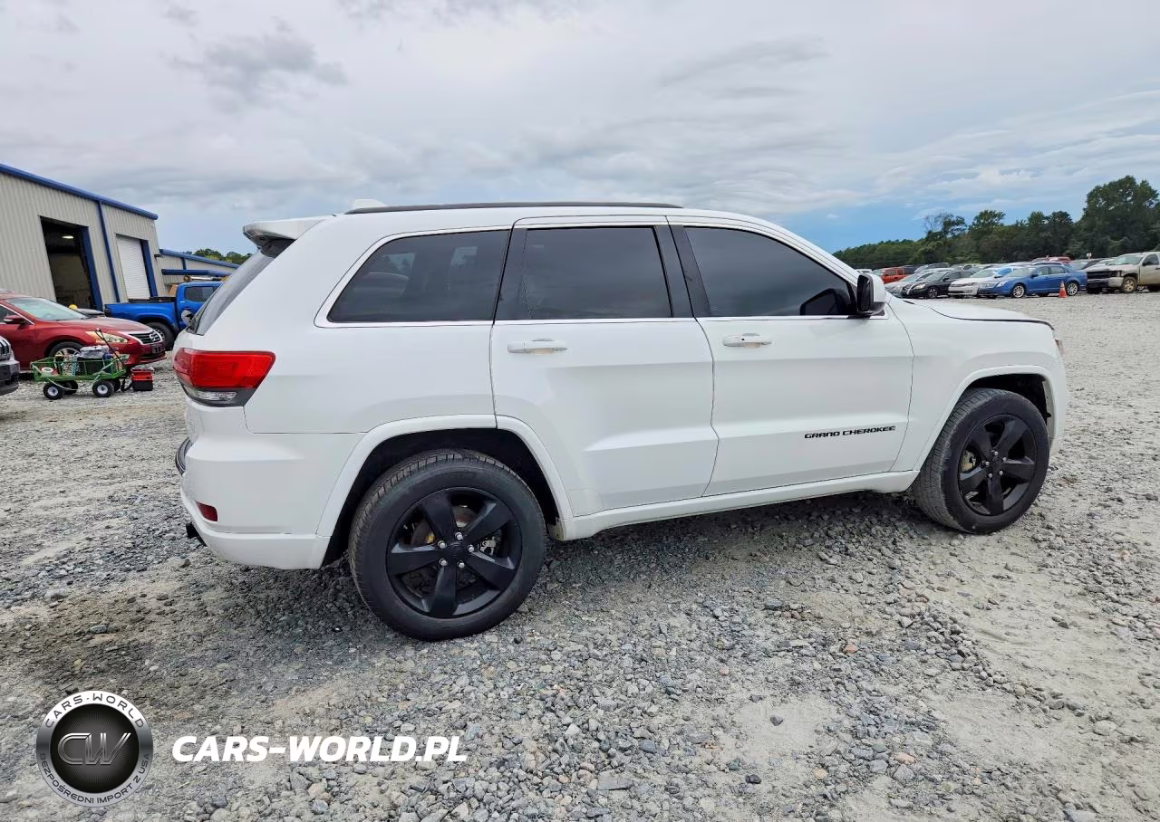 2015 Jeep Grand Cherokee Laredo VIN:1C4RJFAG6FC762890 - 3