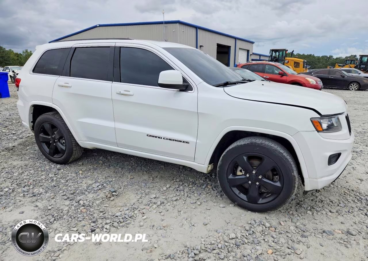 2015 Jeep Grand Cherokee Laredo VIN:1C4RJFAG6FC762890 - 4