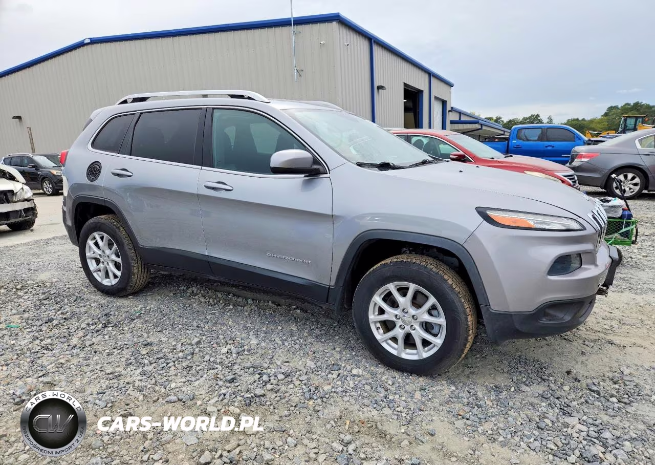 2014 Jeep Cherokee Latitude VIN:1C4PJMCS2EW318156 - 4