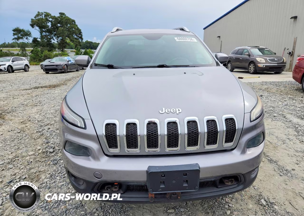 2014 Jeep Cherokee Latitude VIN:1C4PJMCS2EW318156 - 5