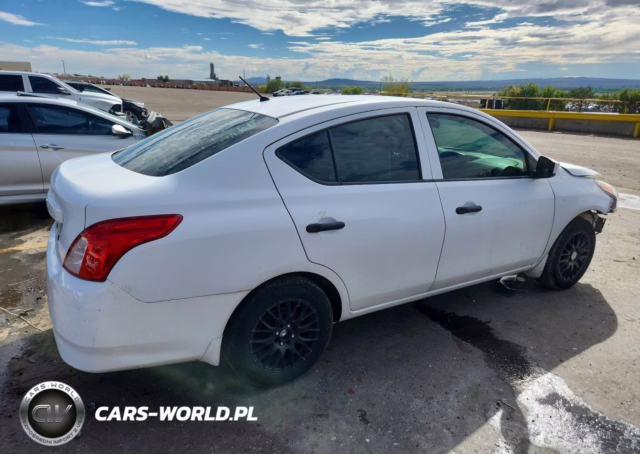2017 Nissan Versa 1.6 S VIN:3N1CN7AP5HL896767 - 3
