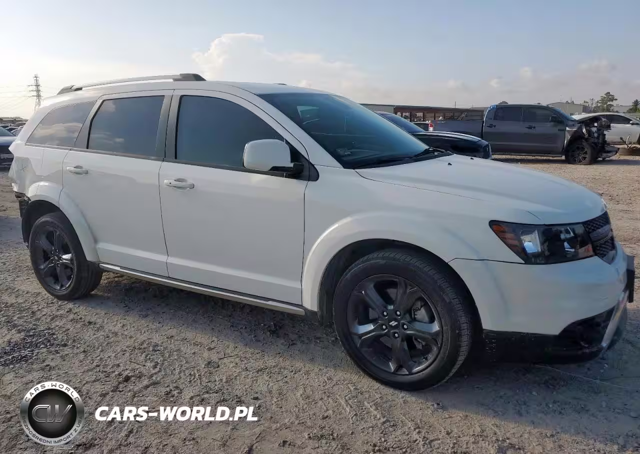 2019 Dodge Journey Crossroad VIN:3C4PDCGB2KT834935 - 4