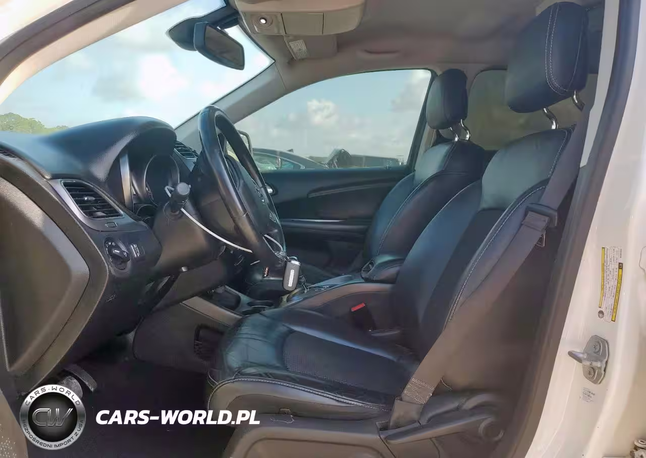 2019 Dodge Journey Crossroad VIN:3C4PDCGB2KT834935 - 7