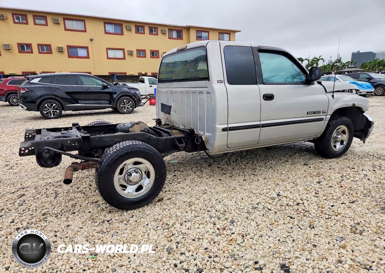 1998 Dodge Ram 1500 VIN:1B7HC13Z5WJ136606 - 3