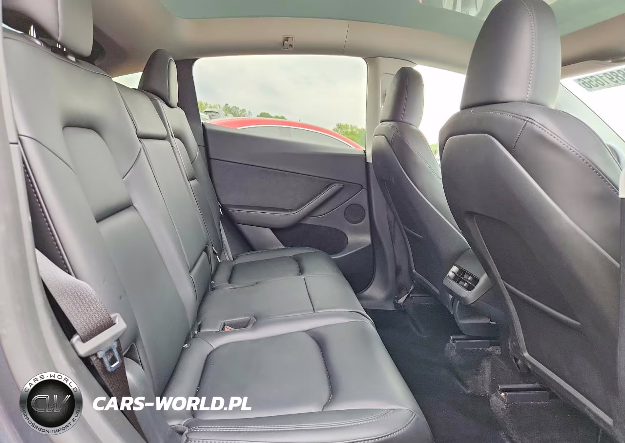 2023 Tesla Model Y VIN:7SAYGAEE7PF843796 - 10