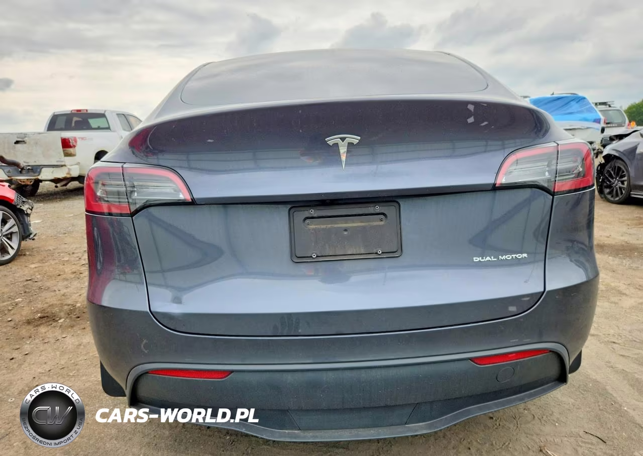 2023 Tesla Model Y VIN:7SAYGAEE7PF843796 - 6