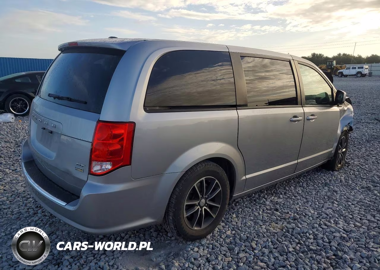 2018 Dodge Grand Caravan Gt VIN:2C4RDGEG4JR214880 - 3