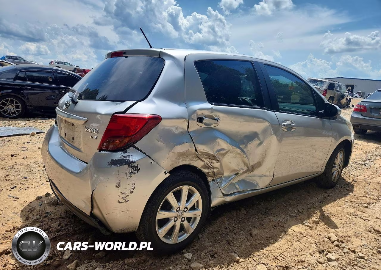 2015 Toyota Yaris 5-Door Le VIN:VNKKTUD33FA054723 - 3