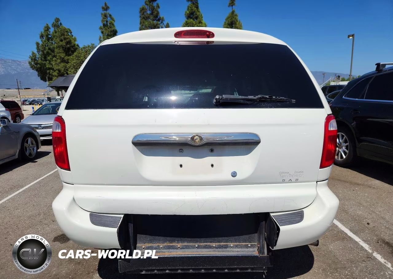 2007 Chrysler Town & Country Lx VIN:2A4GP44R87R297913 - 6