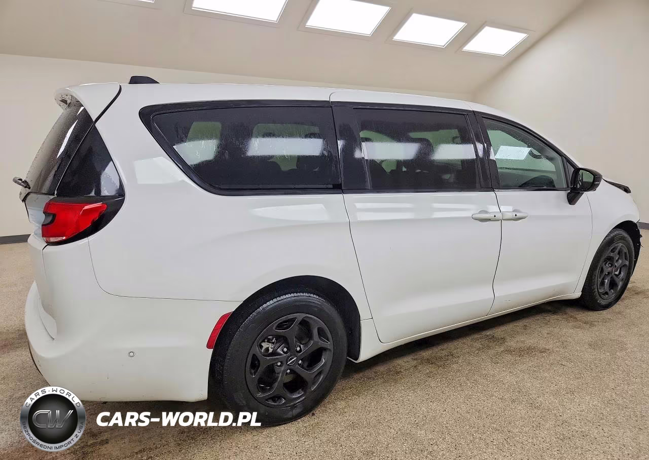 2024 Chrysler Pacifica Hybrid Select VIN:2C4RC1S71RR160938 - 3