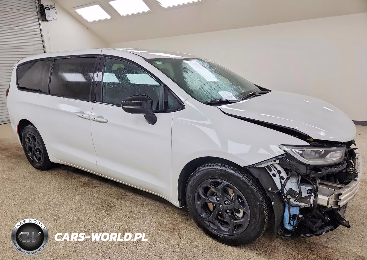 2024 Chrysler Pacifica Hybrid Select VIN:2C4RC1S71RR160938 - 4