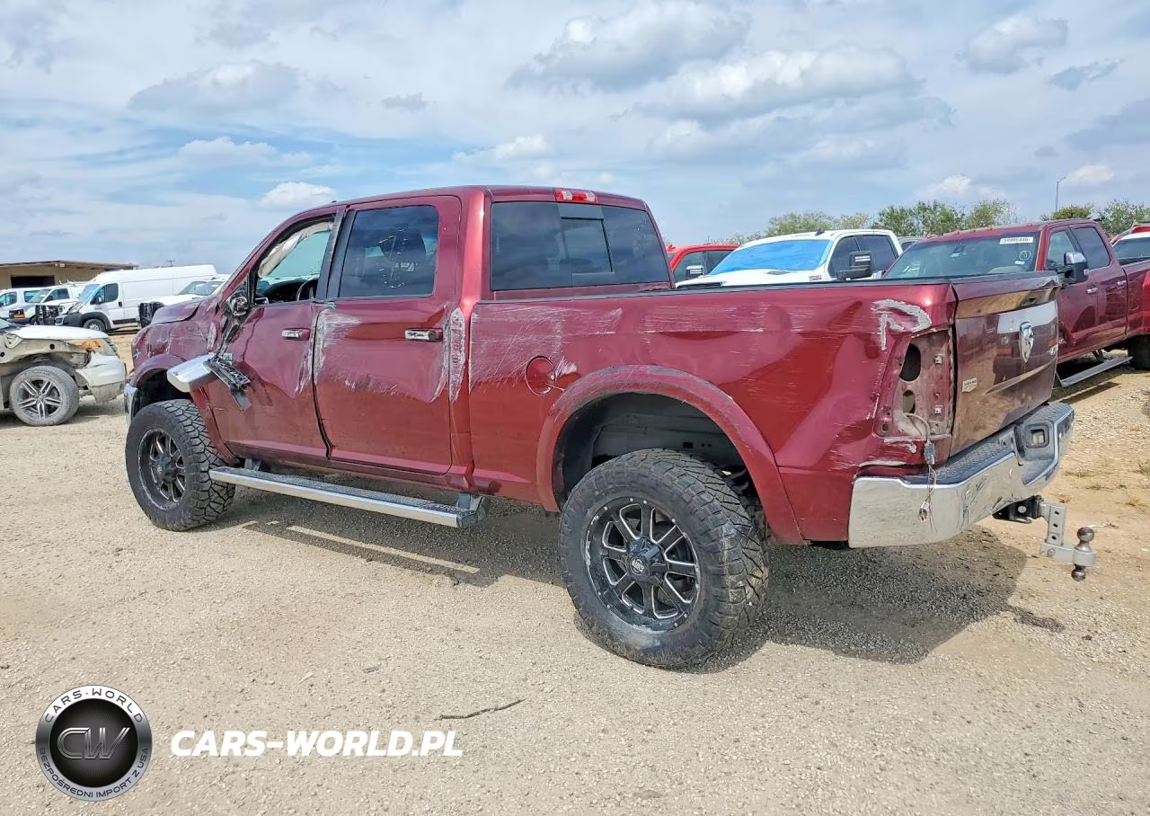 2018 Ram 2500 Laramie VIN:3C6UR5FL0JG394447 - 2