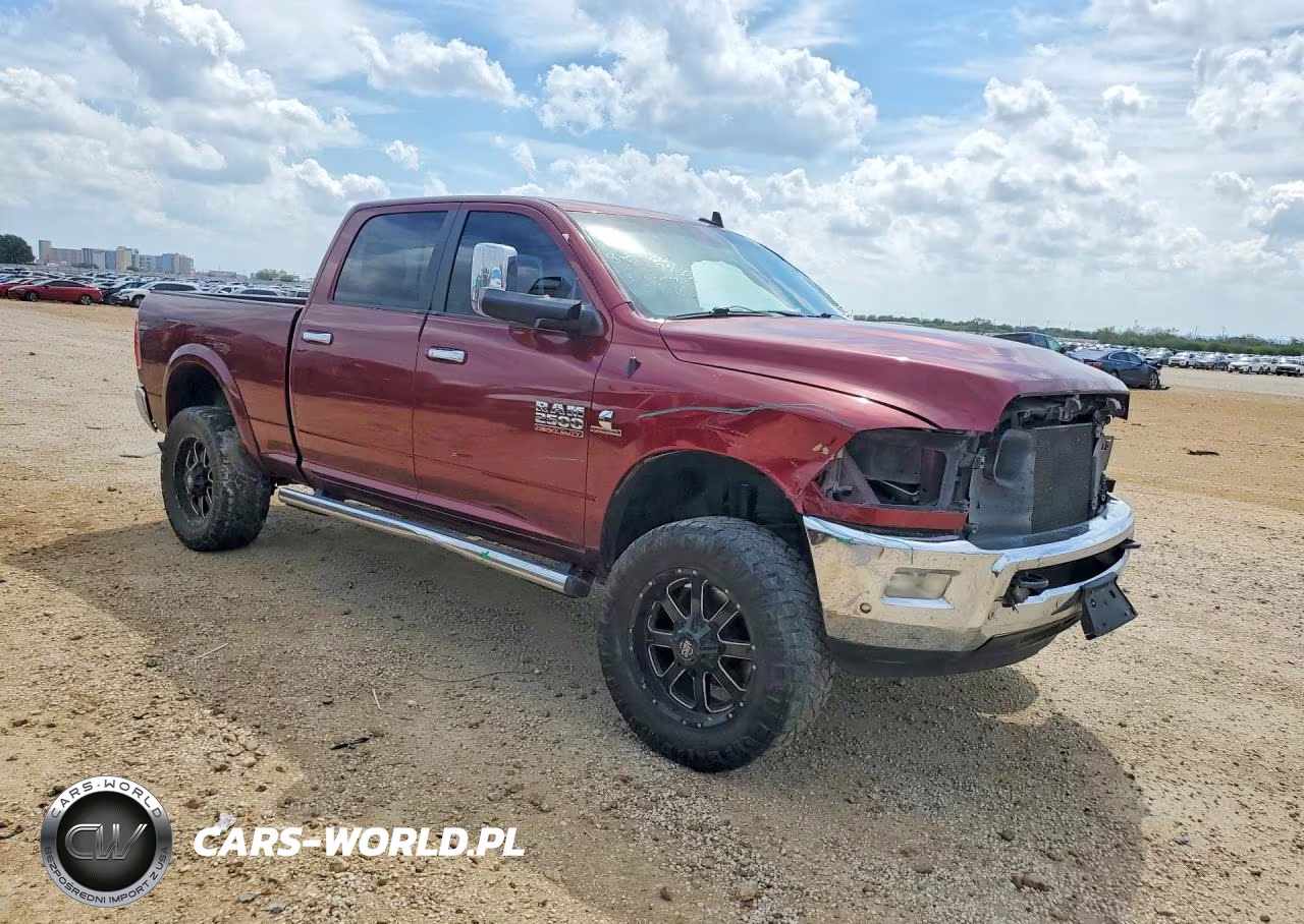2018 Ram 2500 Laramie VIN:3C6UR5FL0JG394447 - 4
