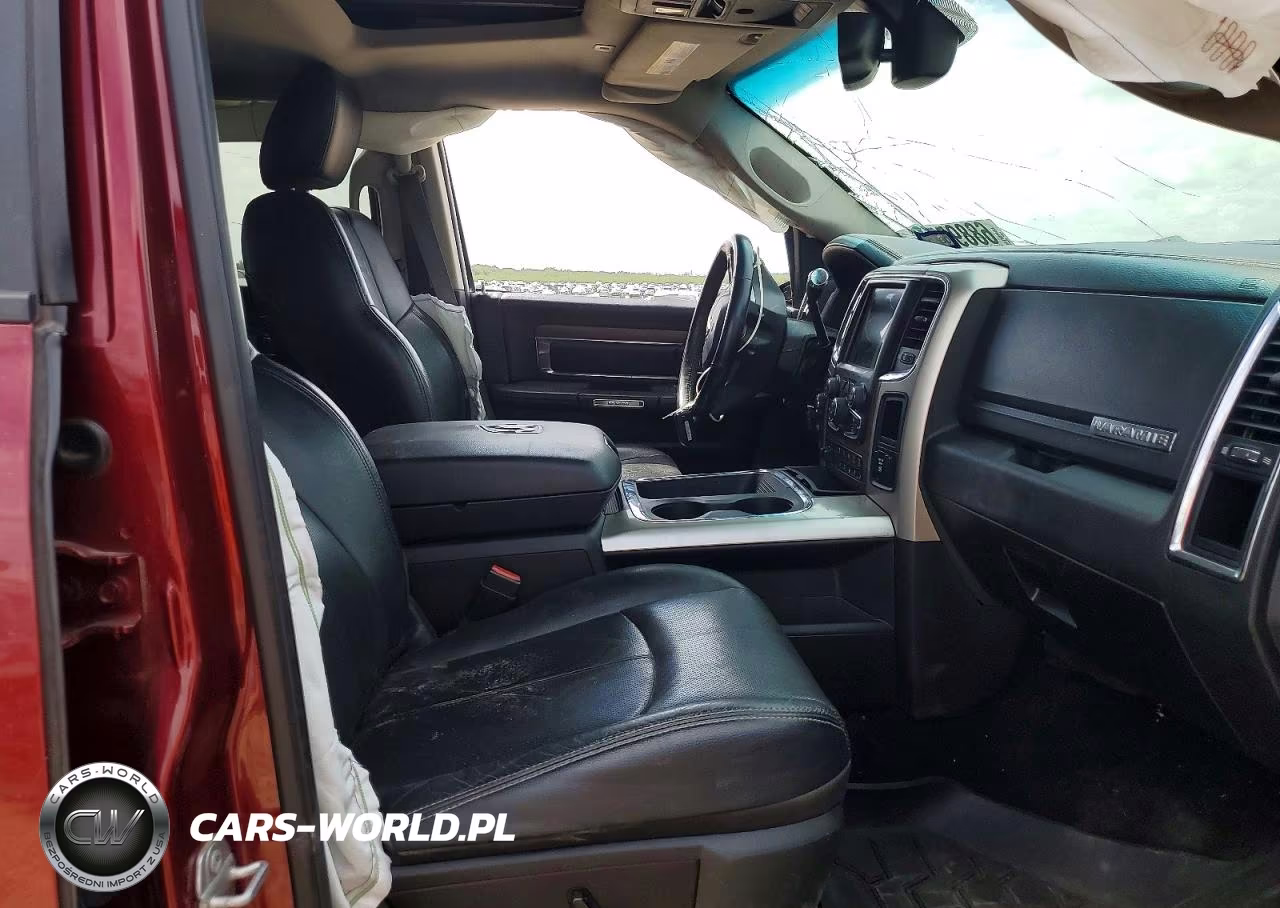 2018 Ram 2500 Laramie VIN:3C6UR5FL0JG394447 - 7