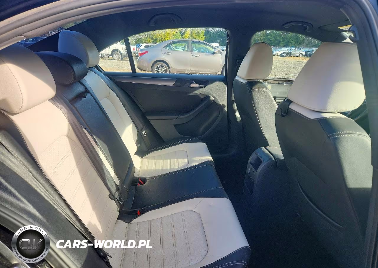2016 Volkswagen Jetta Sport VIN:3VWB17AJXGM401436 - 10