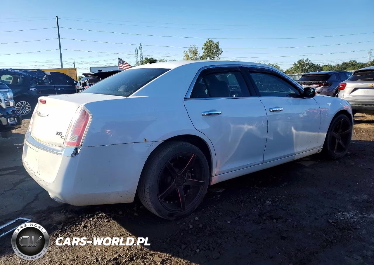 2014 Chrysler 300C VIN:2C3CCAKG3EH125506 - 3