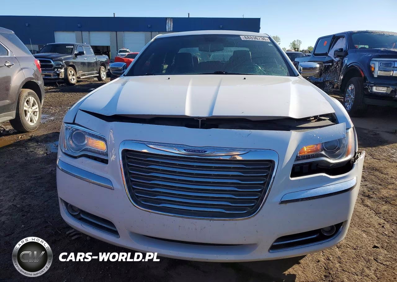2014 Chrysler 300C VIN:2C3CCAKG3EH125506 - 5