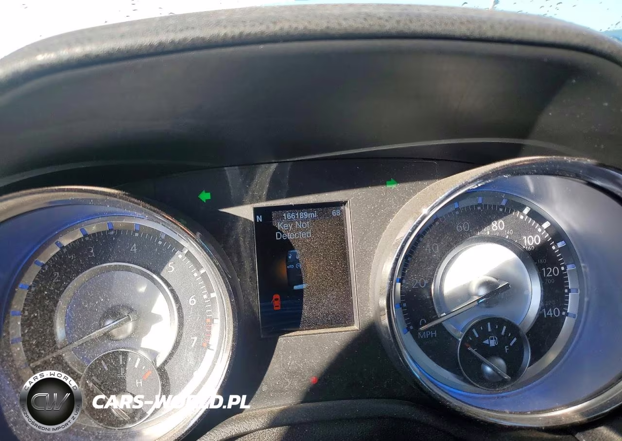 2014 Chrysler 300C VIN:2C3CCAKG3EH125506 - 9