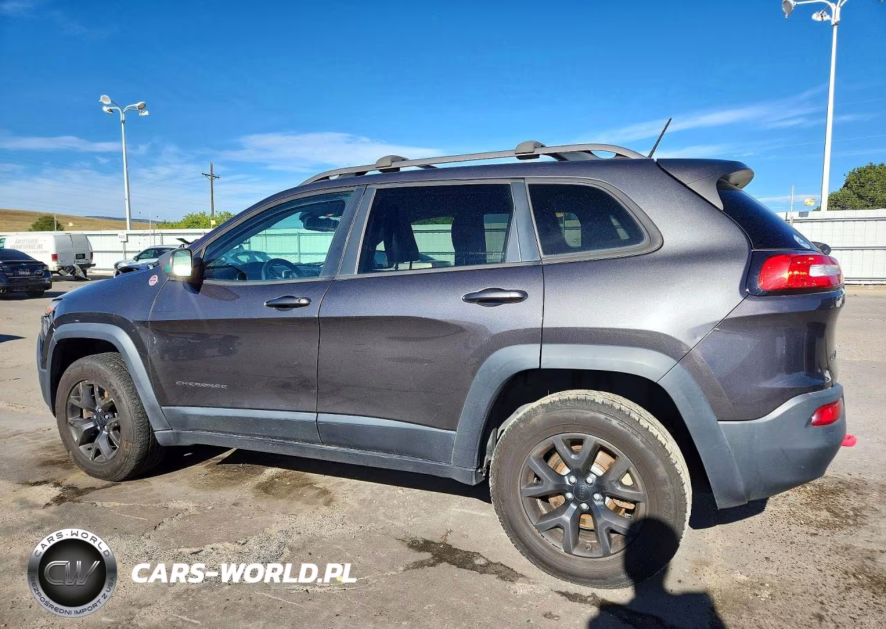 2015 Jeep Cherokee Trailhawk VIN:1C4PJMBSXFW698818 - 2