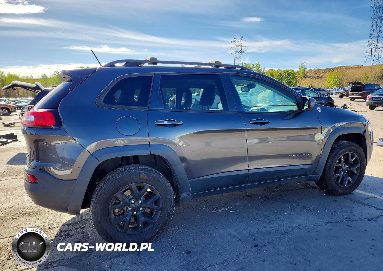 2015 Jeep Cherokee Trailhawk VIN:1C4PJMBSXFW698818 - 3