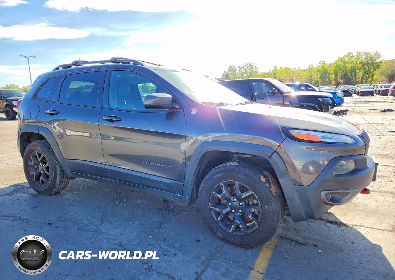 2015 Jeep Cherokee Trailhawk VIN:1C4PJMBSXFW698818 - 4