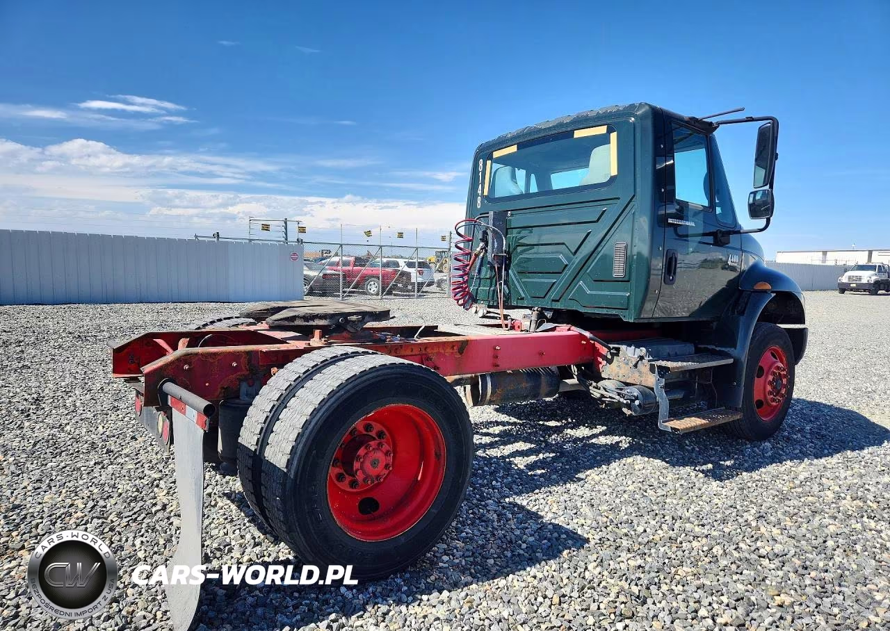 2007 International 4000 4400 - Semi Truck VIN:1HSMTAAN57H468382 - 3