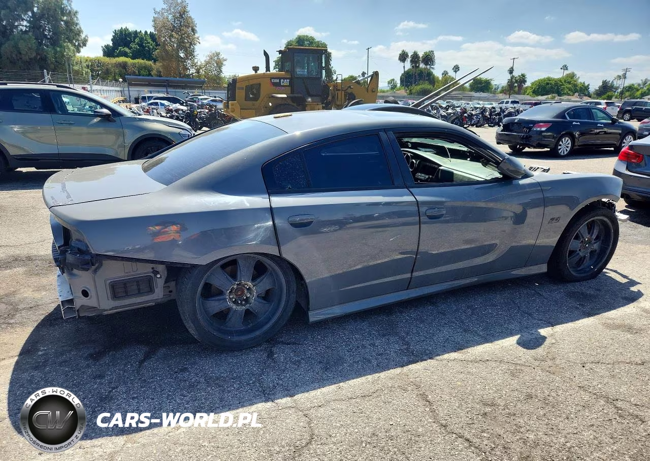 2019 Dodge Charger Scat Pack VIN:2C3CDXGJ6KH692373 - 3