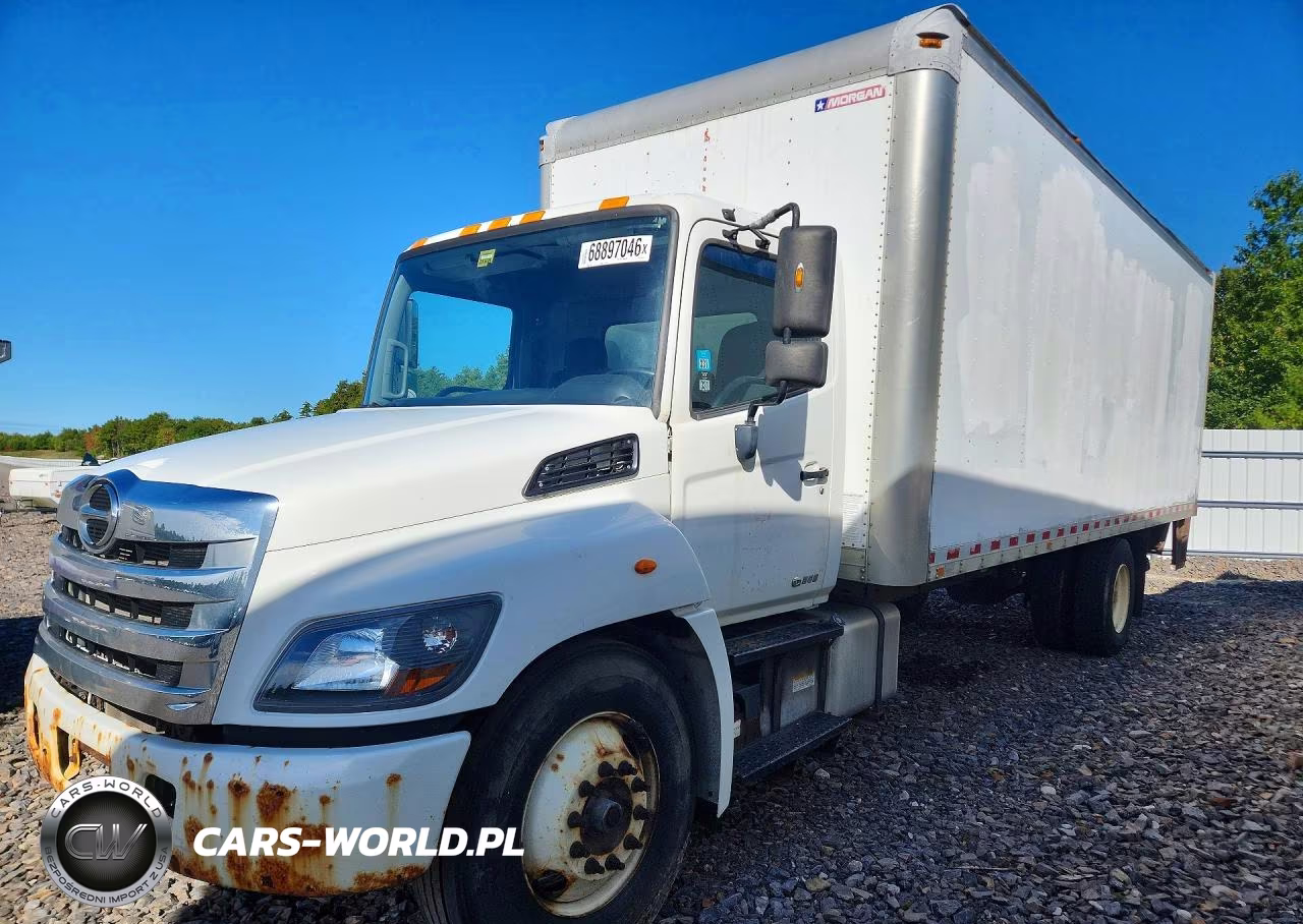 2016 Hino 258-268 Box Truck