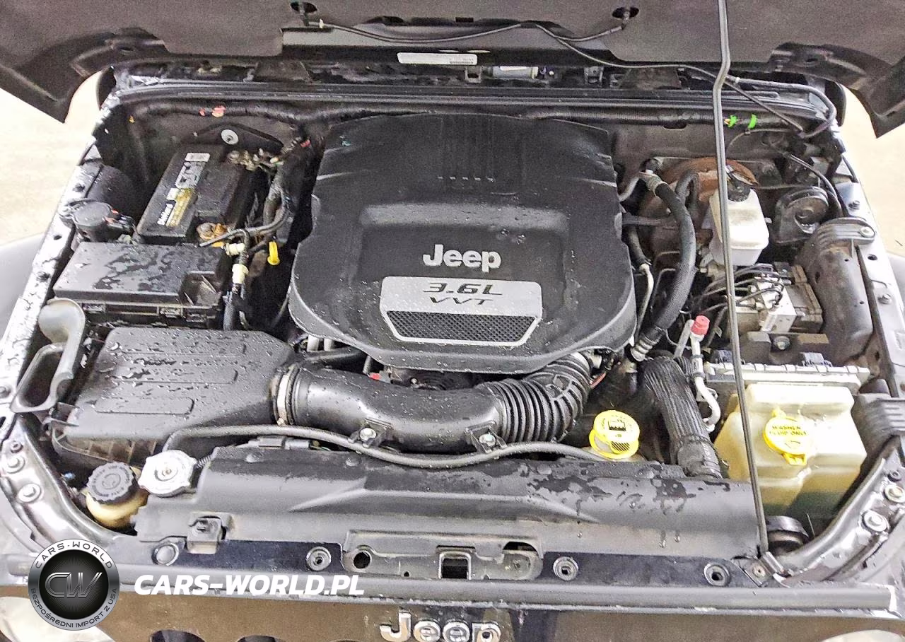2013 Jeep Wrangler Unlimited Sahara VIN:1C4BJWEG7DL655792 - 12