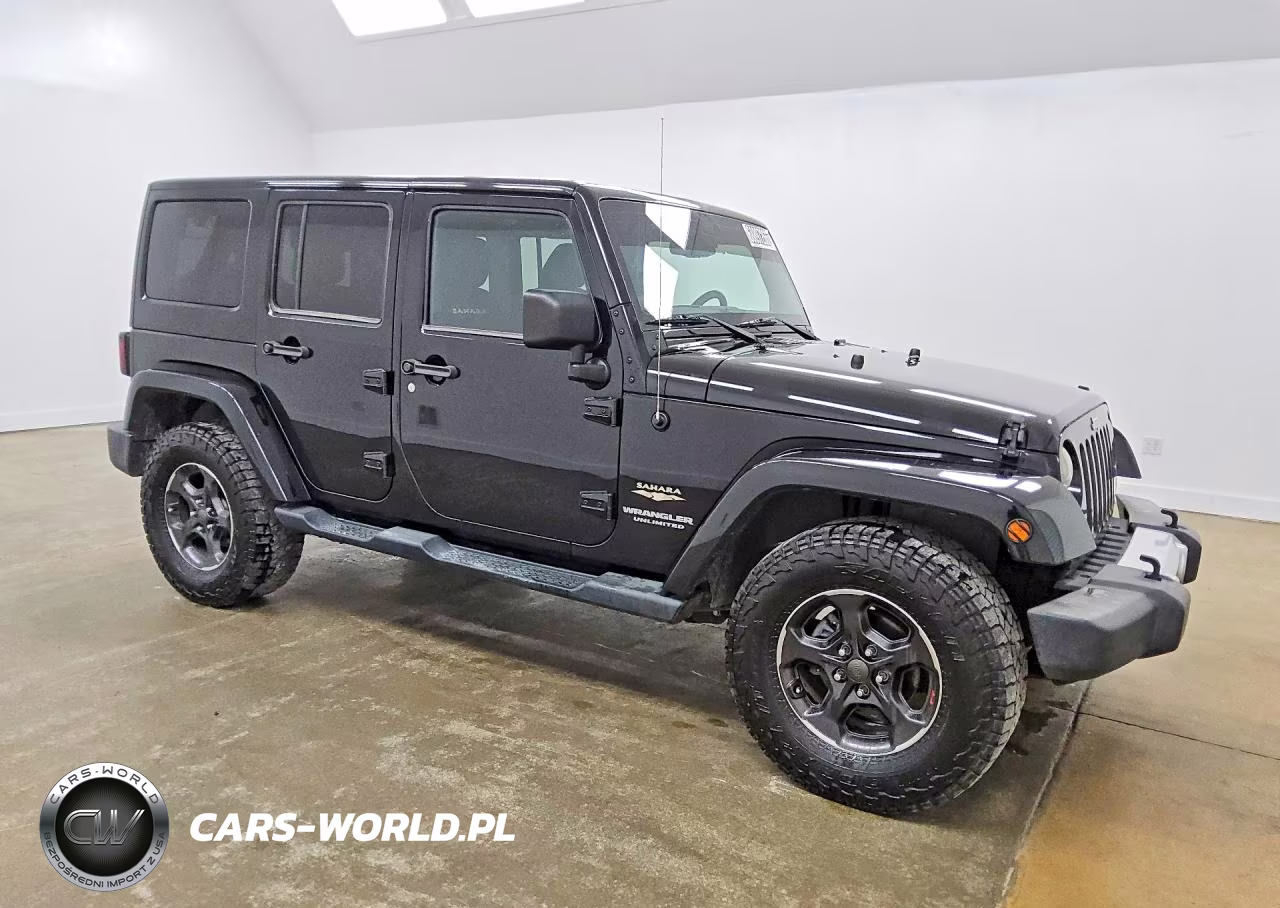 2013 Jeep Wrangler Unlimited Sahara VIN:1C4BJWEG7DL655792 - 4
