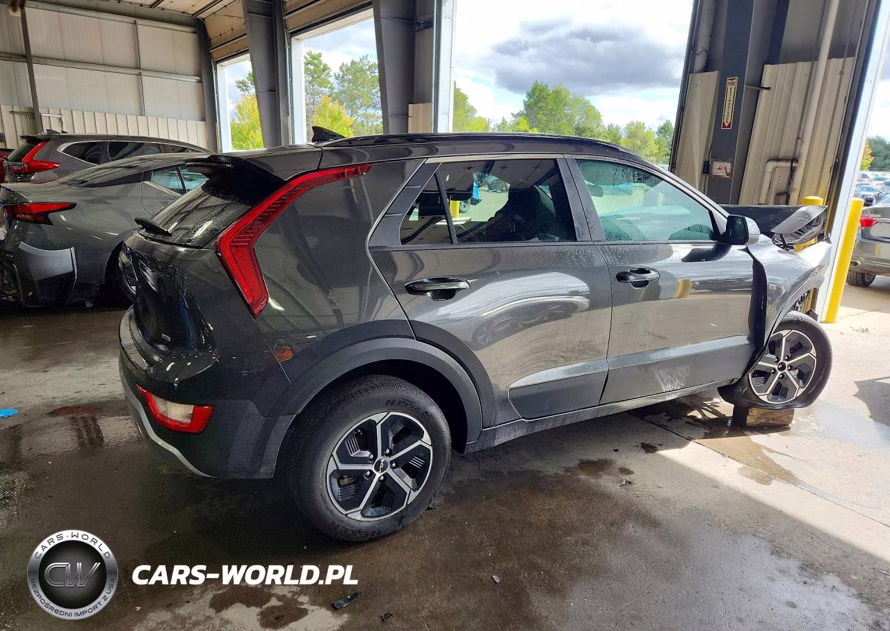 2023 Kia Niro Lx VIN:KNDCP3LE4P5086900 - 3