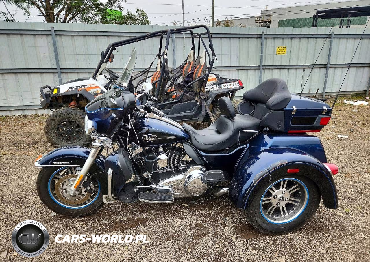 2013 Harley-Davidson Flhtcutg Tri Glide Ultra Classic VIN:1HD1MAM17DB854199 - 3