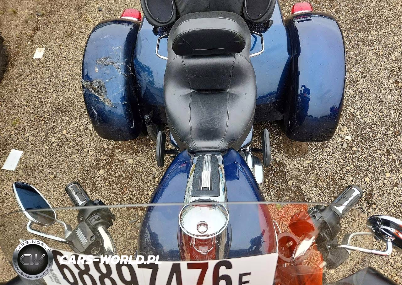 2013 Harley-Davidson Flhtcutg Tri Glide Ultra Classic VIN:1HD1MAM17DB854199 - 5