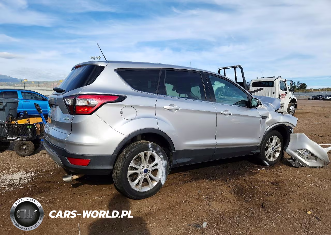 2017 Ford Escape Se VIN:1FMCU0G95HUA24767 - 3