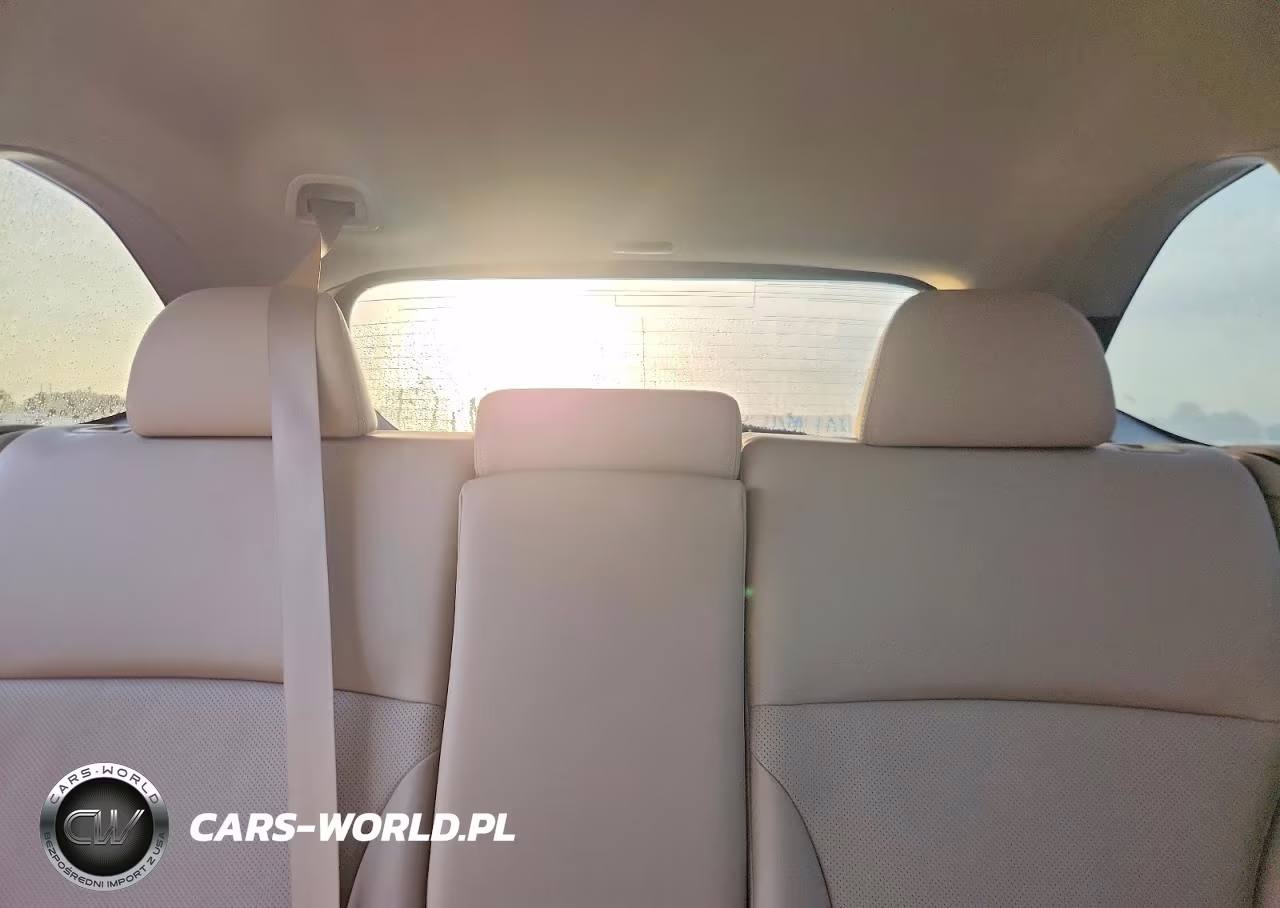 2018 Subaru Outback 2.5I Limited VIN:4S4BSAKC3J3375084 - 10