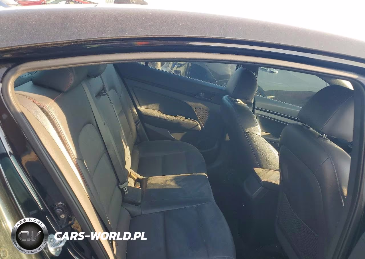 2018 Hyundai Elantra Sport VIN:KMHD04LBXJU524882 - 10