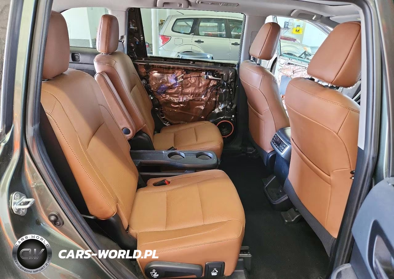 2019 Toyota Highlander Hybrid Limited Platinum VIN:5TDDGRFH3KS061082 - 10