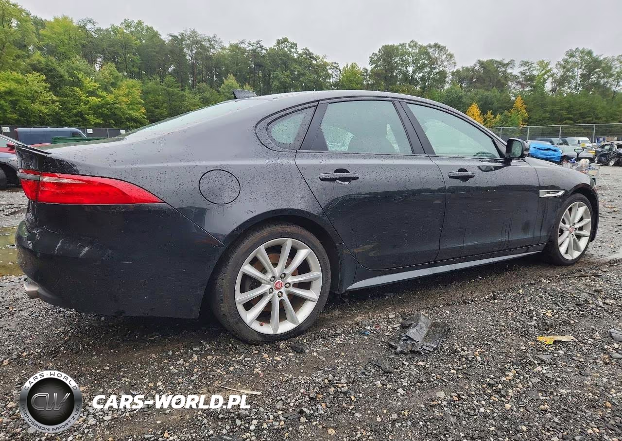2017 Jaguar Xf R - Sport VIN:SAJBL4BV9HCY35106 - 3