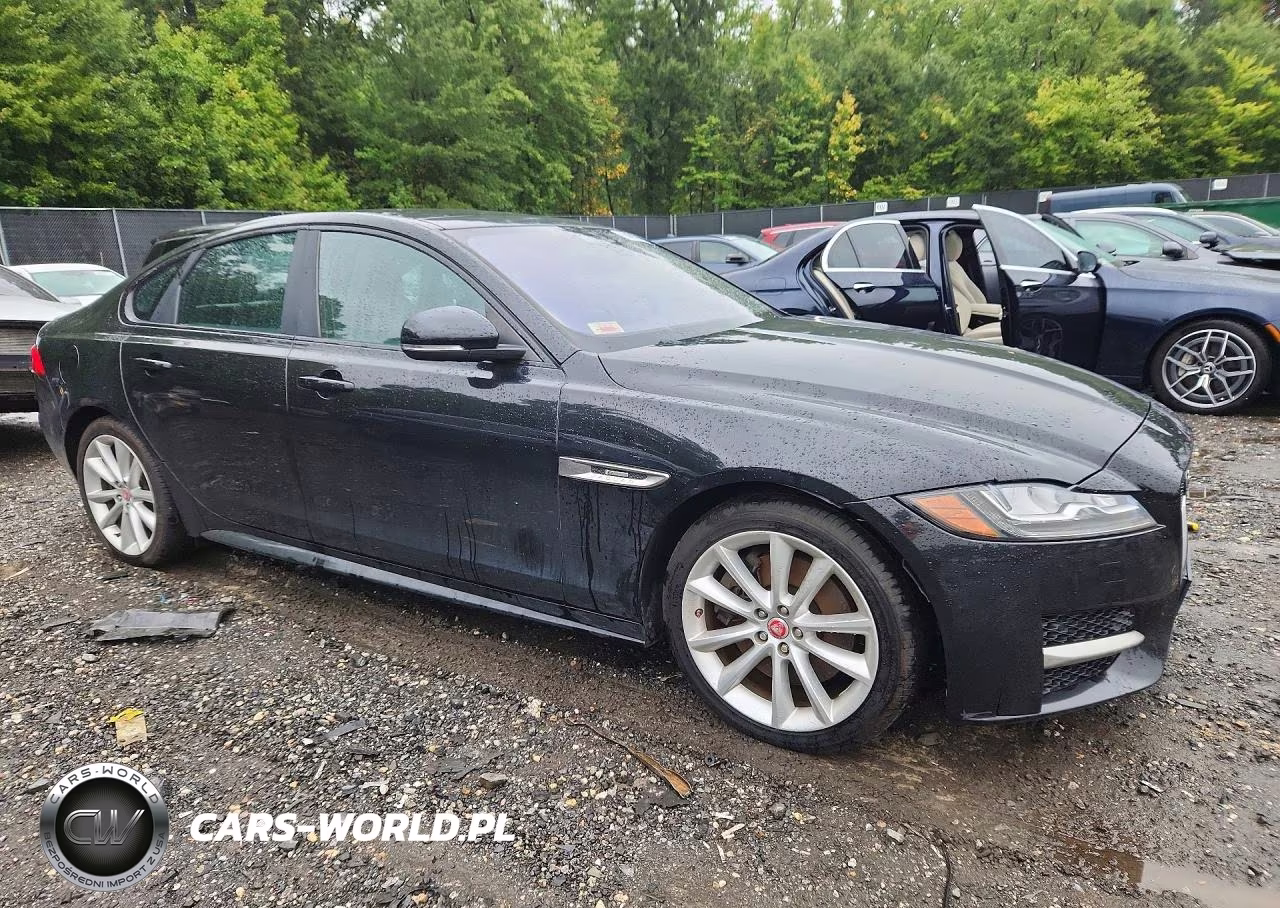 2017 Jaguar Xf R - Sport VIN:SAJBL4BV9HCY35106 - 4