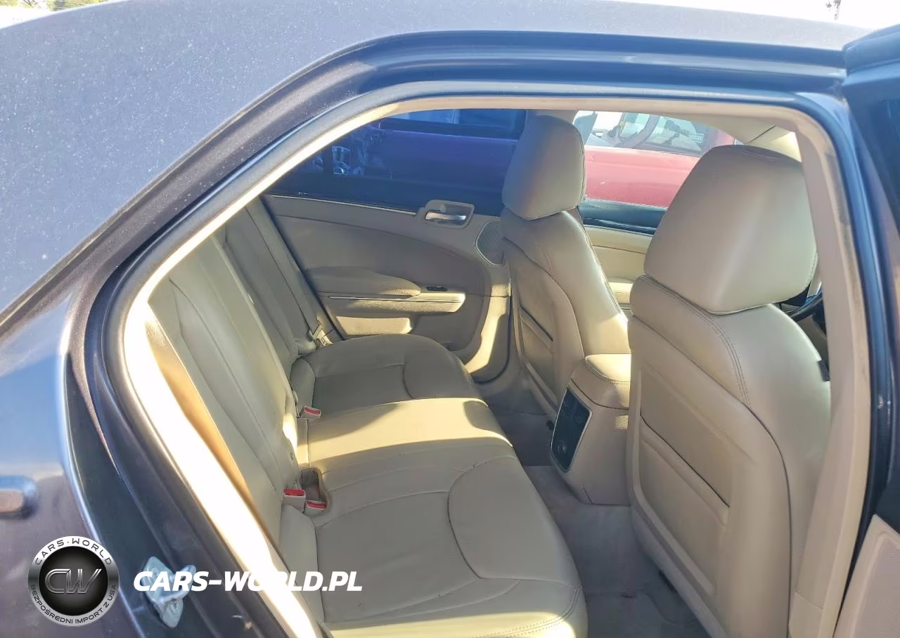 2014 Chrysler 300 VIN:2C3CCAAG8EH278559 - 10