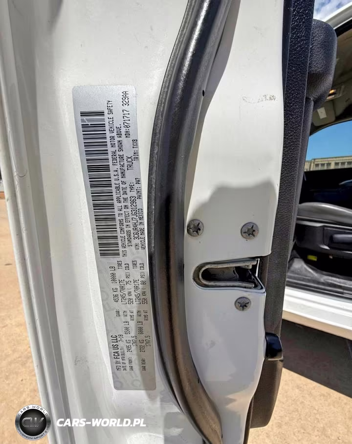 2018 Ram 2500 St VIN:3C6UR4HJ7JG312963 - 10