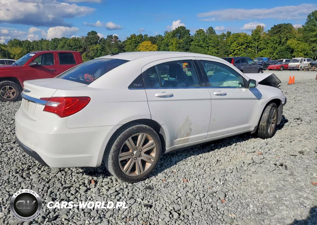 2013 Chrysler 200 Lx VIN:1C3CCBAB4DN685908 - 3