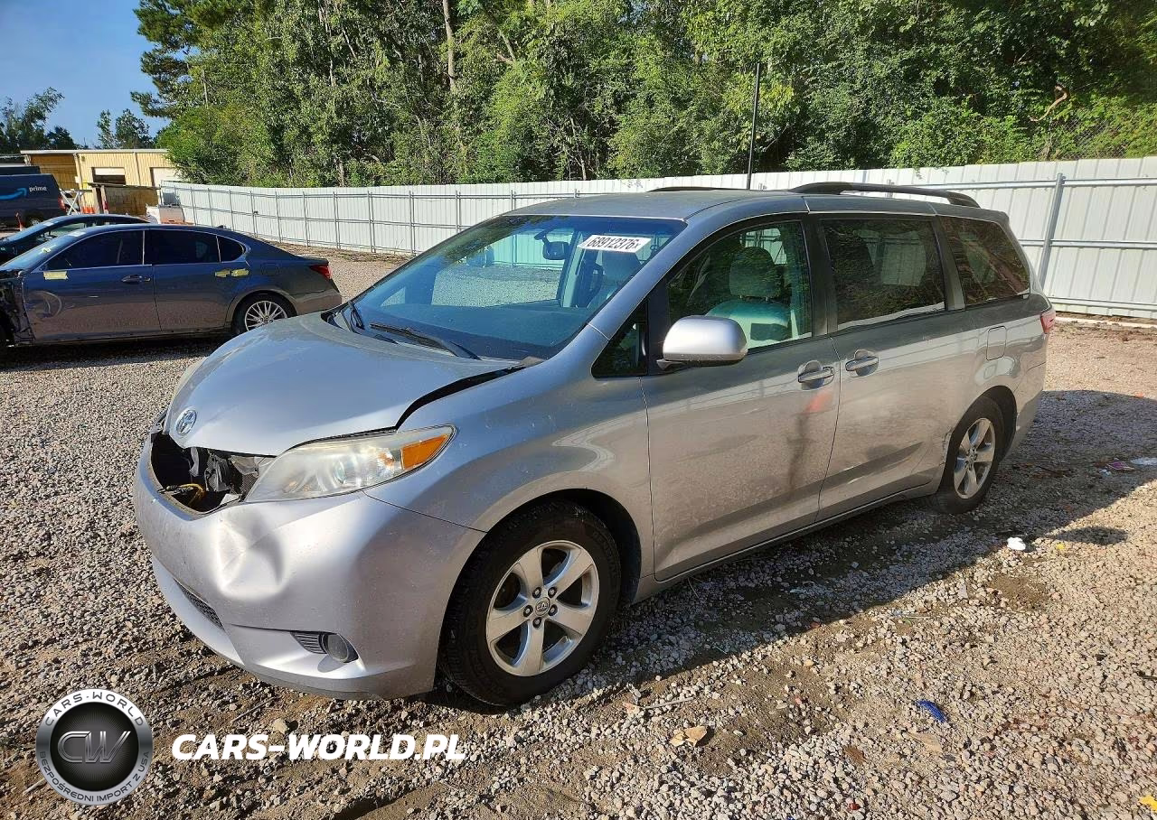 2015 Toyota Sienna Le