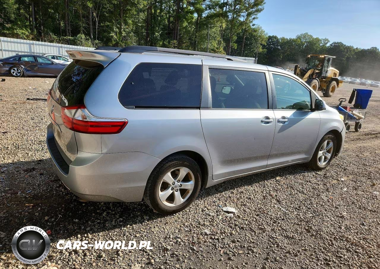 2015 Toyota Sienna Le VIN:5TDKK3DC0FS621642 - 3